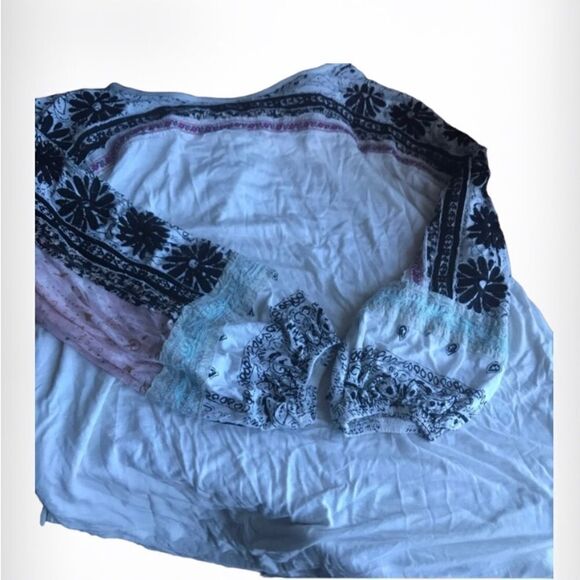 Free People size small blouse perfect like new condition size small - Picture 1 of 4